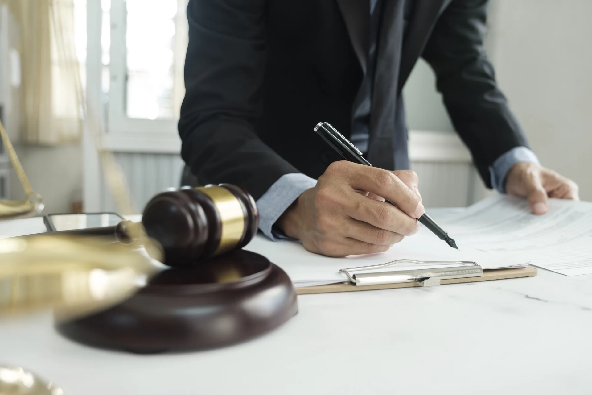 Non-Compete Clause Investigation — evidence of breach, fast and discreet